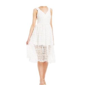 EXC CONDITION BADGLEY MISCHKA WHITE EYELET DRESS